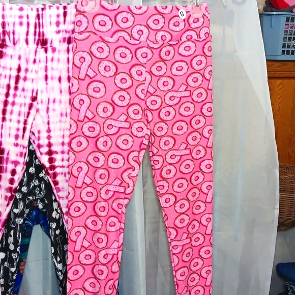 Pink Ribbon Donut leggins nwt 1 pair stretch - Picture 1 of 6